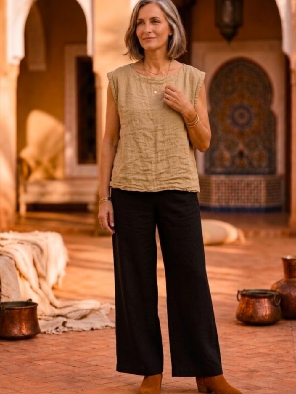 LAUDE the Label Everyday Crop Linen Top